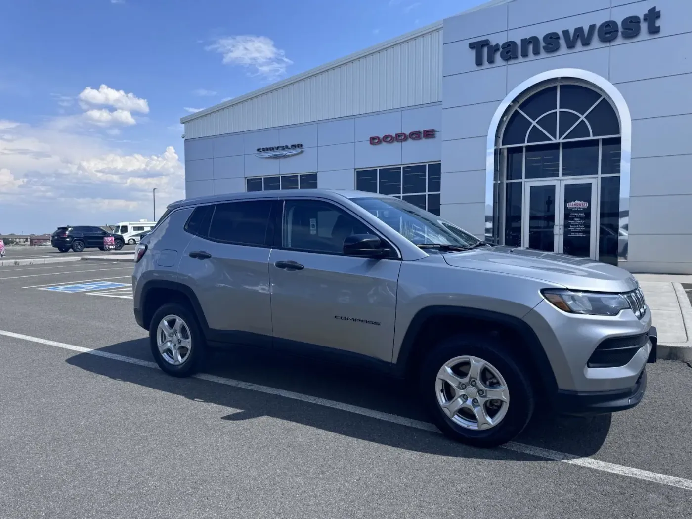 2022 Jeep Compass Sport | Photo 2 of 20