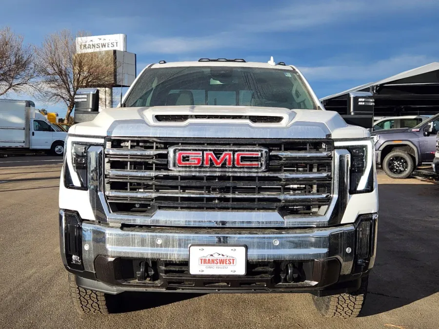 2025 GMC Sierra 2500HD SLT | Photo 4 of 32