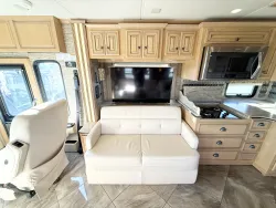 2016 Newmar Dutch Star 3736 | Thumbnail Photo 12 of 28