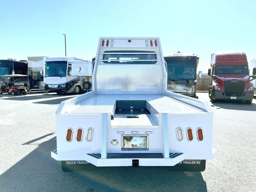 2023 Freightliner M2 106 Summit Hauler | Photo 18 of 26