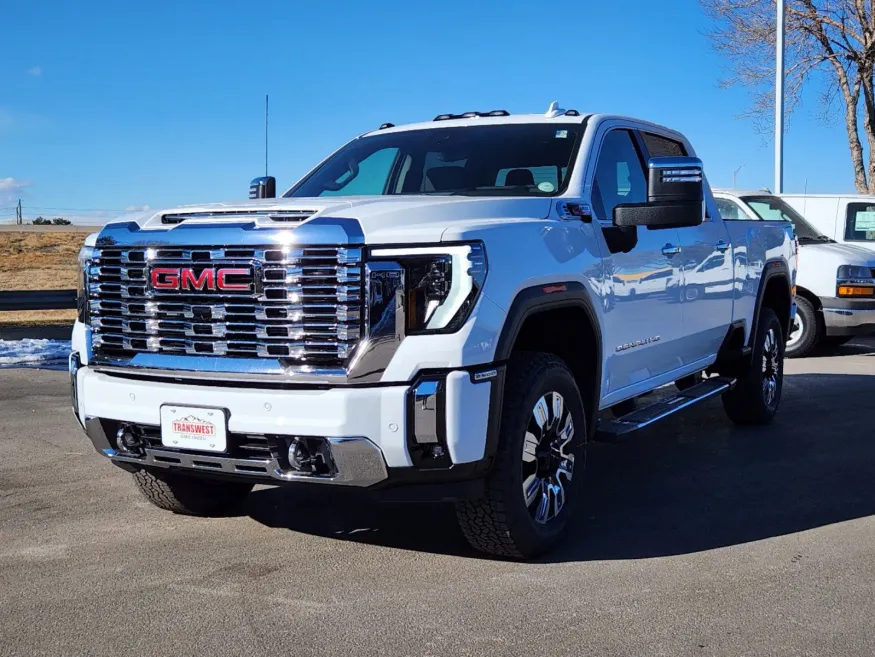 2025 GMC Sierra 2500HD Denali | Photo 3 of 29