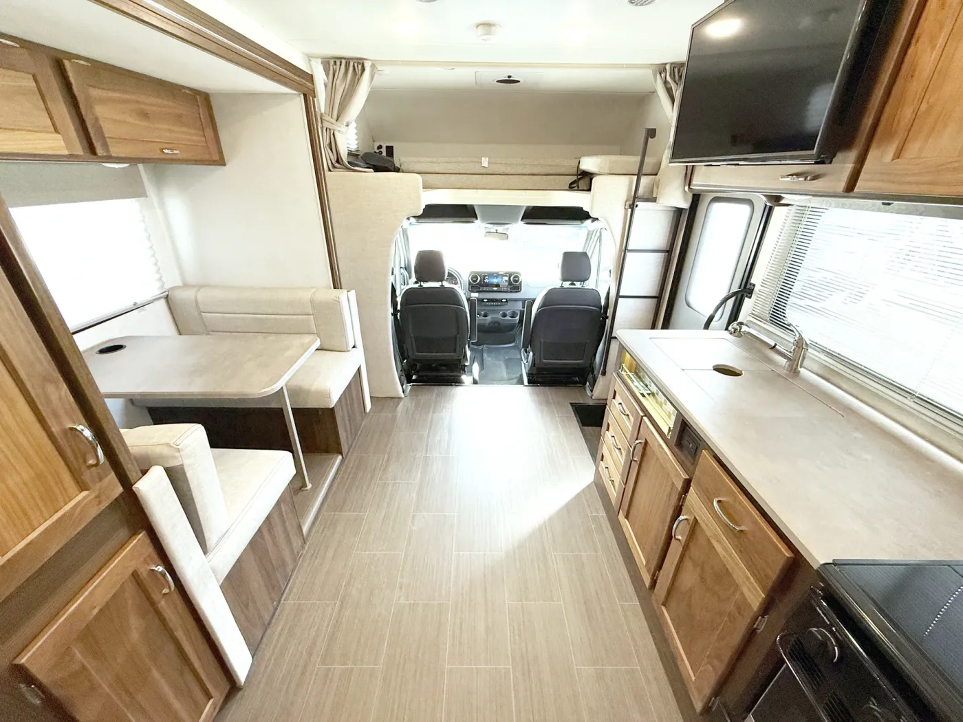 2021 Winnebago Vita 24P | Photo 5 of 23