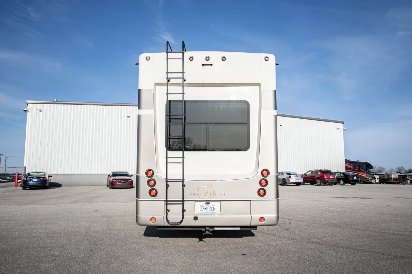 2020 DRV Mobile Suites 40KSSB4 | Photo 5 of 23