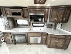 2019 Newmar Ventana 3709 | Thumbnail Photo 10 of 31