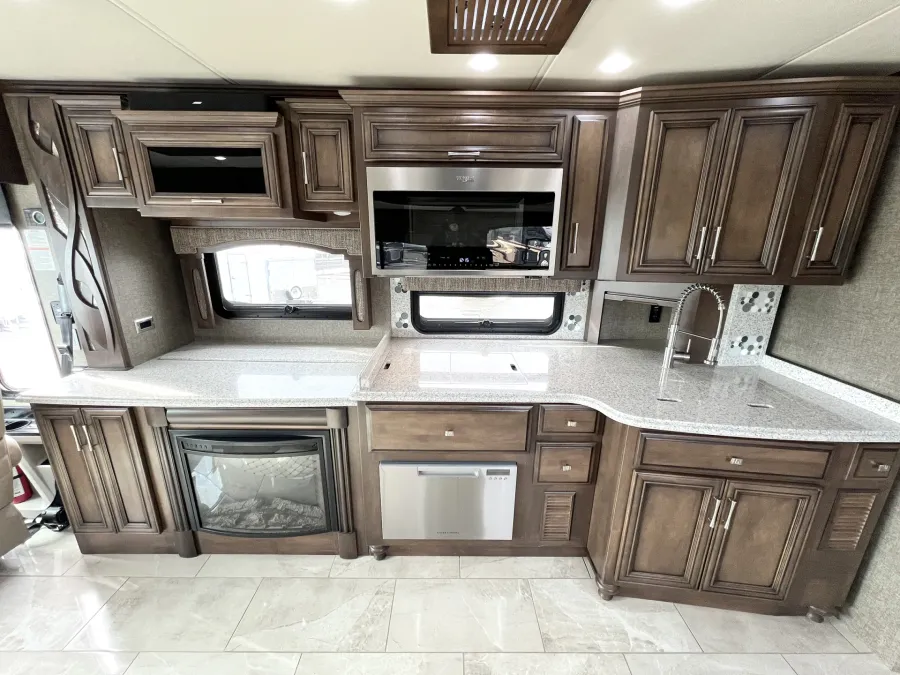 2019 Newmar Ventana 3709 | Photo 10 of 31