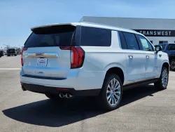 2024 GMC Yukon XL Denali | Thumbnail Photo 2 of 28