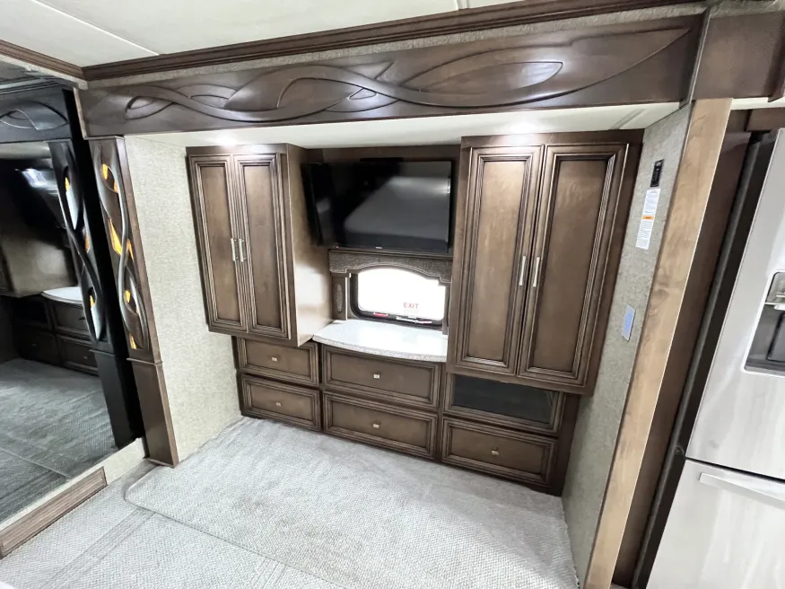 2019 Newmar Ventana 3709 | Photo 15 of 31