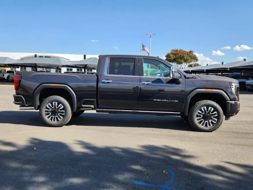 2025 GMC Sierra 2500HD Denali Ultimate | Photo 1 of 28