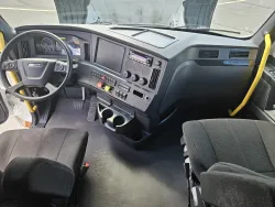 2024 Freightliner Cascadia 126 | Thumbnail Photo 16 of 18