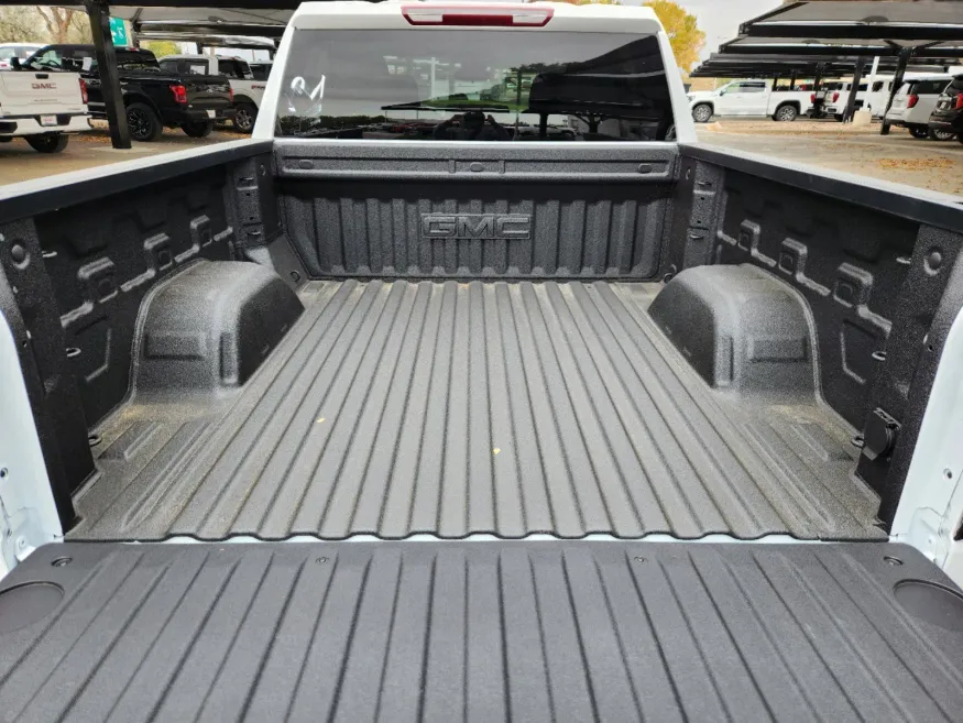 2025 GMC Sierra 1500 Elevation | Photo 16 of 28