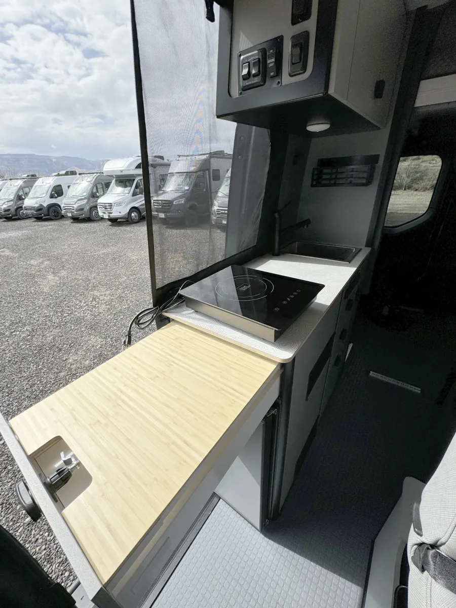 2025 Winnebago Revel 44E | Photo 7 of 15