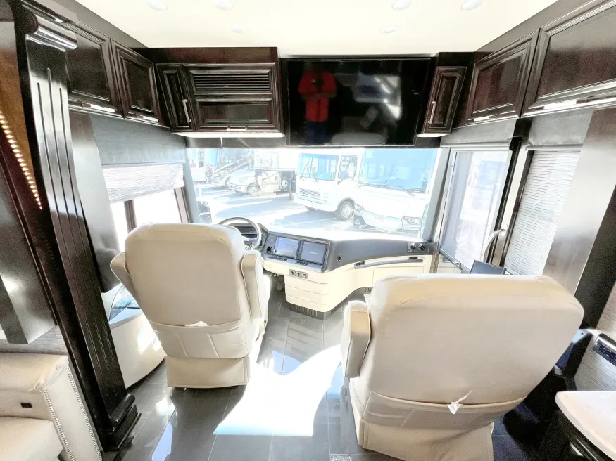 2020 Newmar London Aire 4543 | Photo 5 of 31