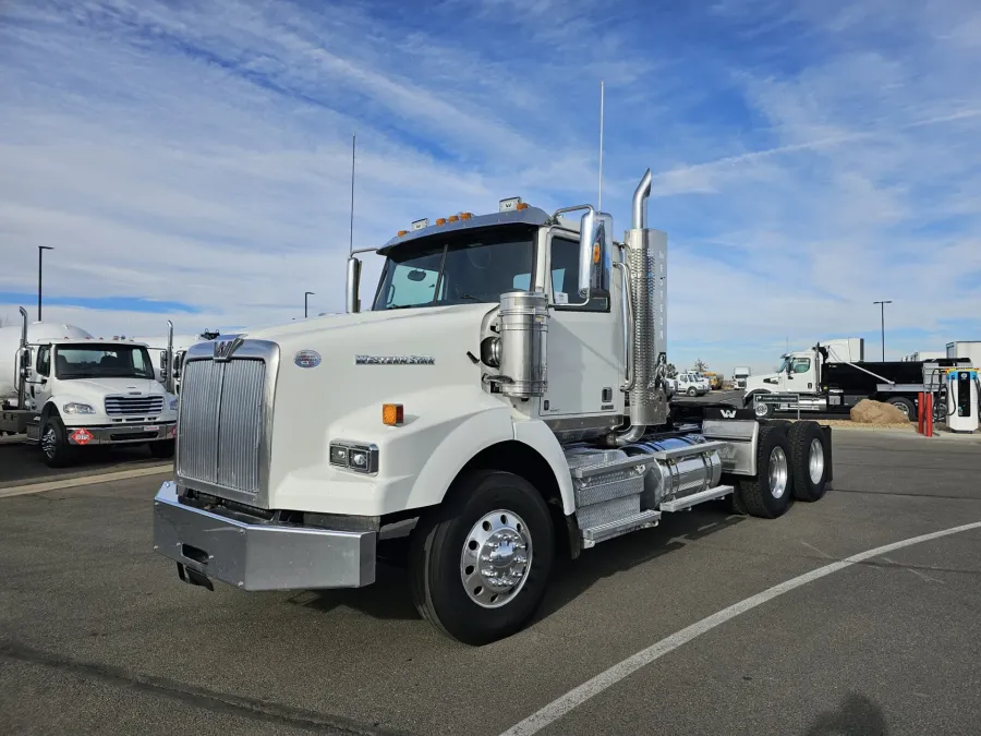 2020 Western Star 4900SA | Photo 1 of 19