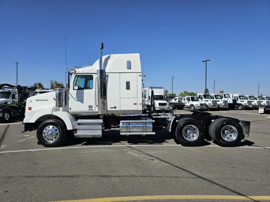 2020 Western Star 4900SA | Photo 4 of 21