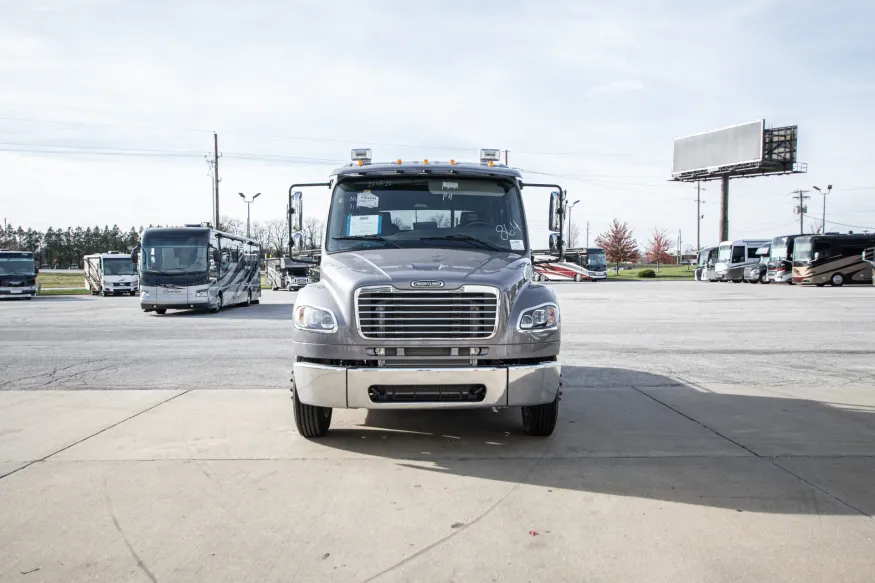 2023 Freightliner M2 106 Bolt | Photo 4 of 14