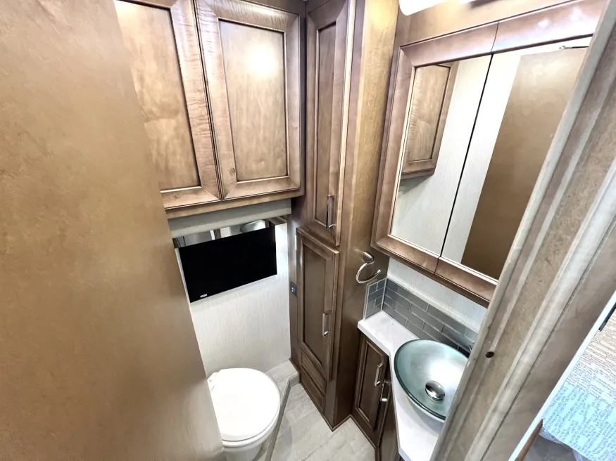 2024 Newmar Ventana 4037 | Photo 13 of 31